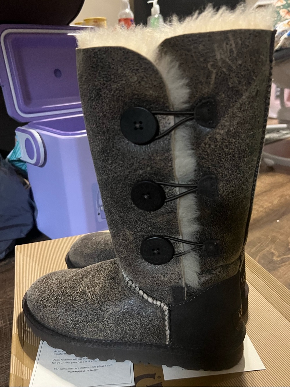 UGG womens Gray Chestnut Button-Detail Shearling Boots